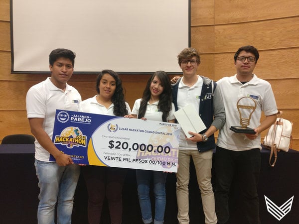 Alumnos de Sistemas Computacionales participan en Hackathón 2018