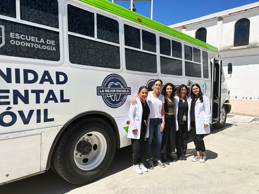 Unidad Dental Móvil Universidad Cuauhtémoc Querétaro