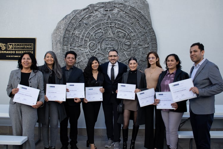 Entrega de diplomas de Odontología UCQ