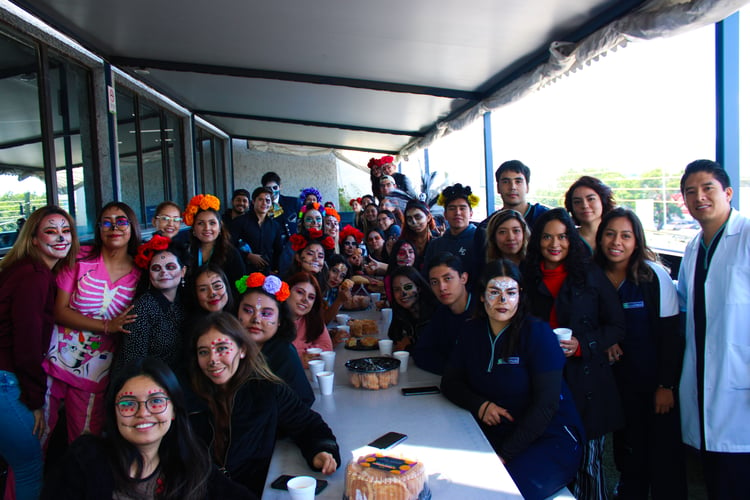 ASÍ SE CONMEMORÓ EL DÍA DE MUERTOS EN LA UNIVERSIDAD CUAUHTÉMOC