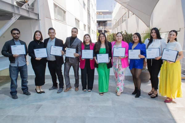 Entrega de reconocimientos de los Diplomados de Odontología
