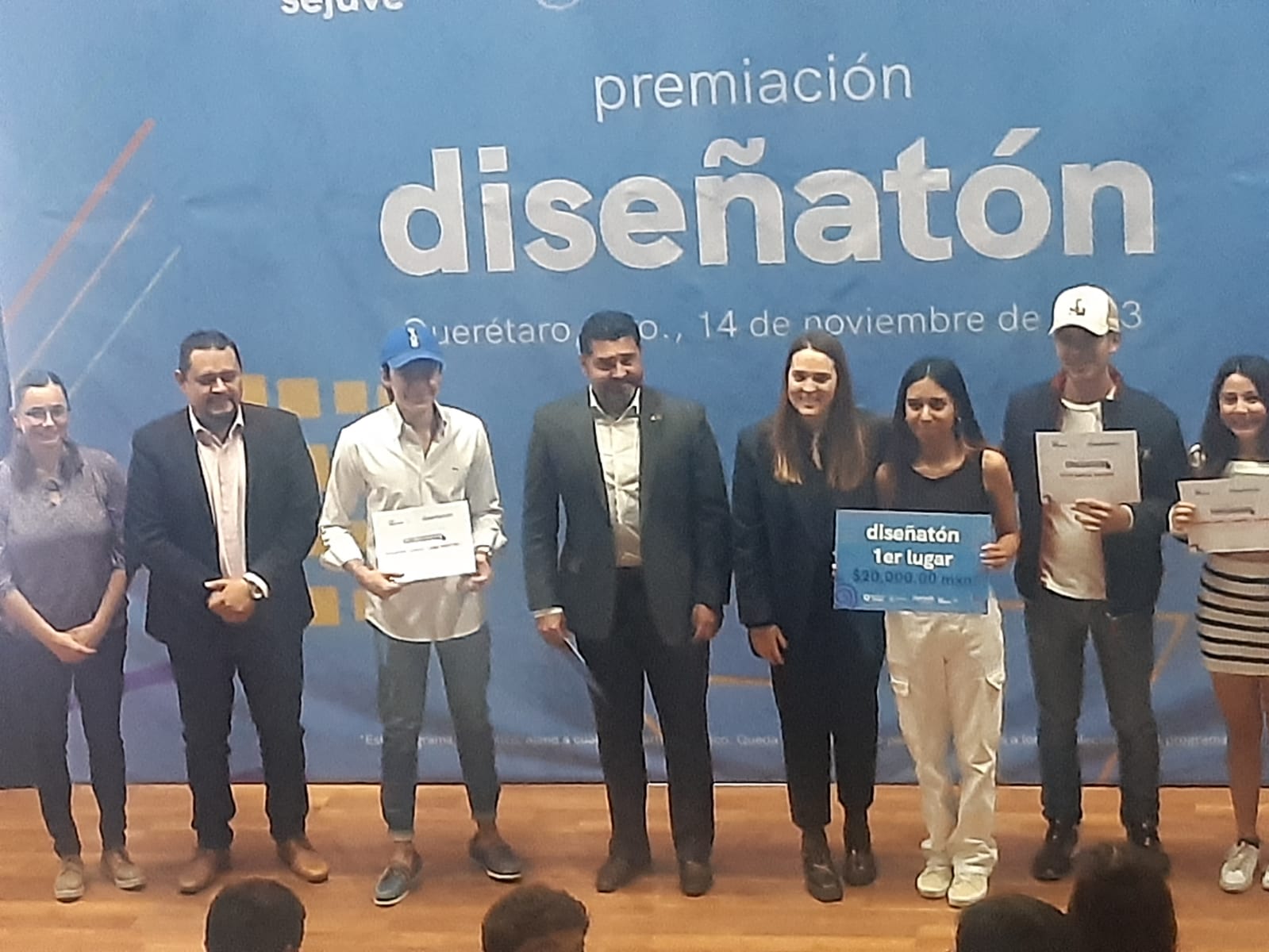 diseñaton 1°lugar